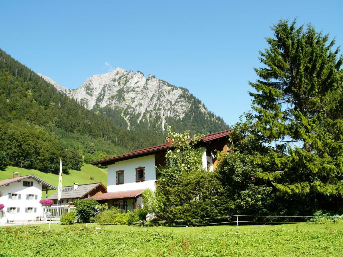 Appartements Burtscher Klosterle am Arlberg Luaran gambar